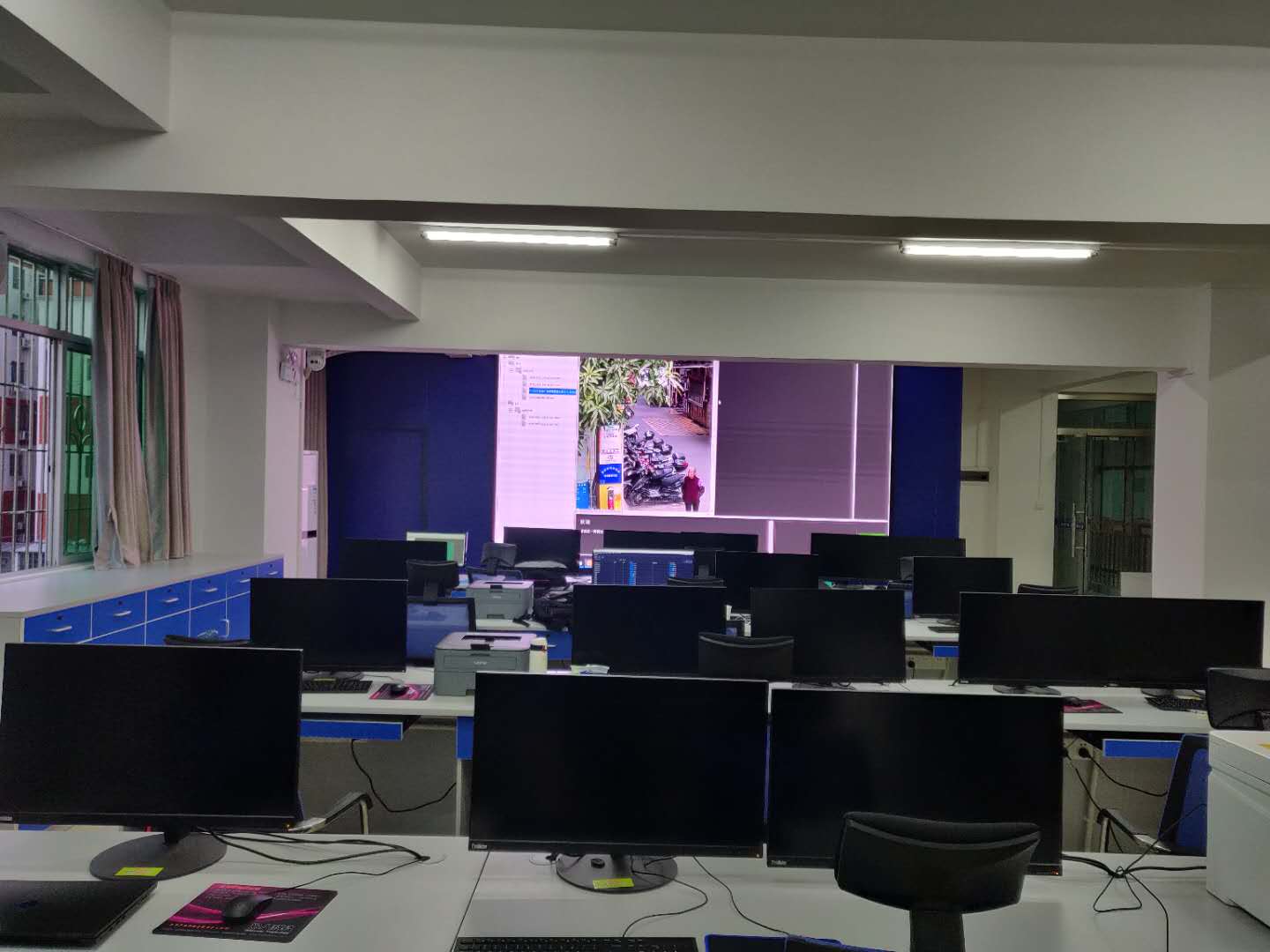 老哥俱乐部-老哥必备的交流社区