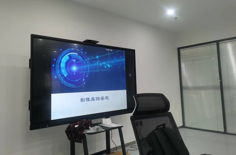 老哥俱乐部-老哥必备的交流社区